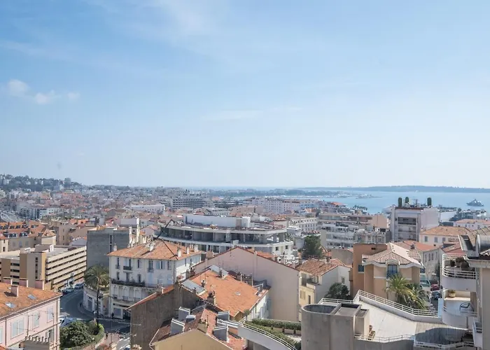 SERRENDY 4 pièces 10 min centre Cannes à pied Terrasse&vue mer !